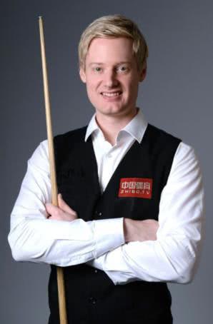 季展现出更 季展现出更