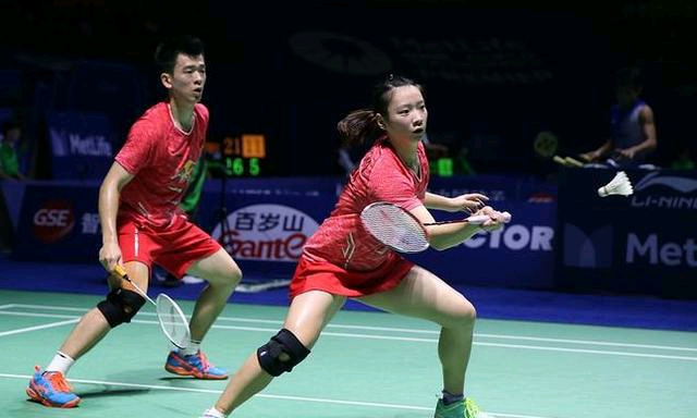 旷的球场 旷的球场